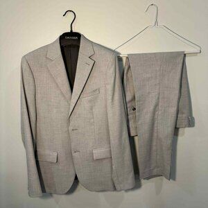 RW&CO. Light Grey Two-Piece Suit - 36R & 30x32